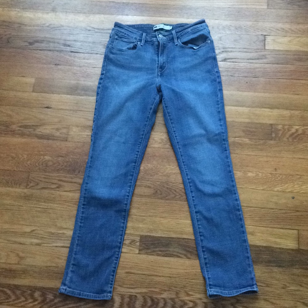 Levi’s Blue Jean “Mid Rise Skinny”